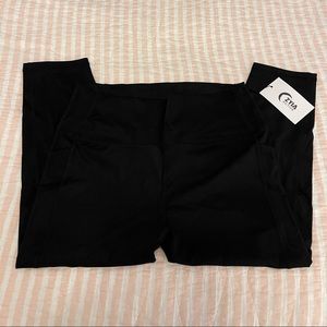 Zyia Black Pocket Brilliant Hi-rise Capri 20” 20